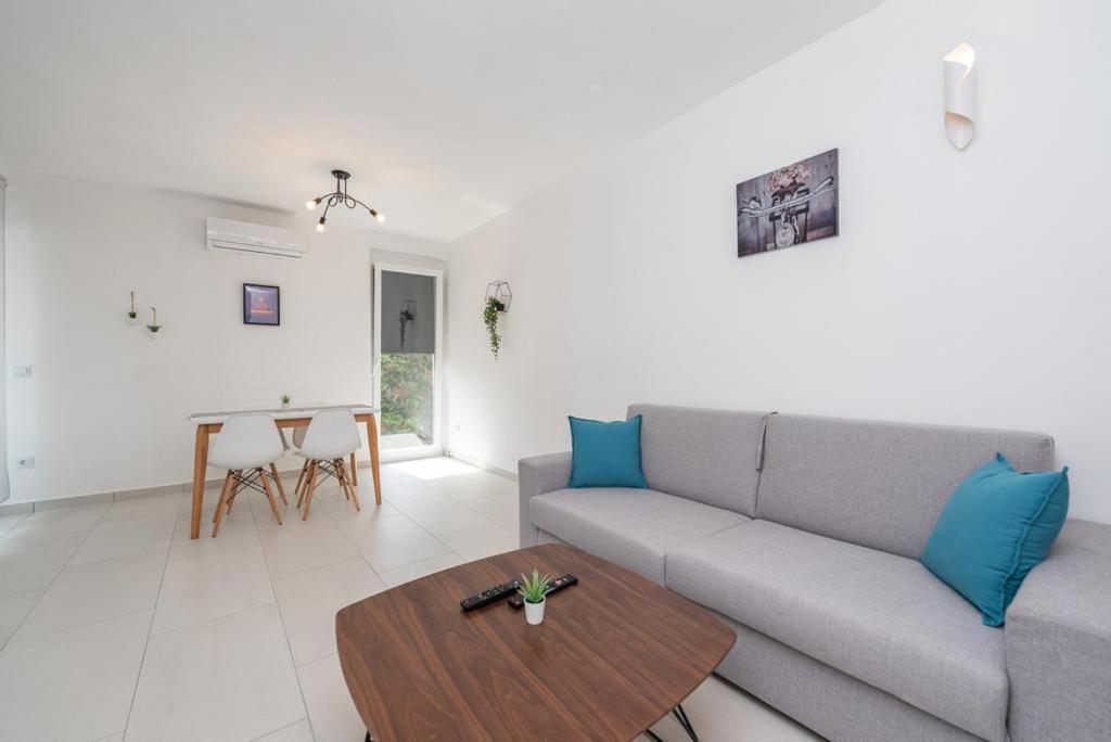 Apartments House Novel โนวาลยา ภายนอก รูปภาพ